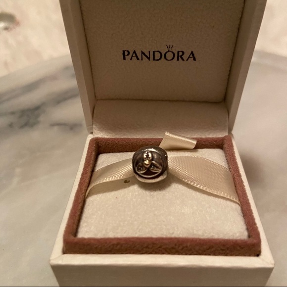 💎Pandora bracelet and 5 charms 💎 - Picture 6 of 8